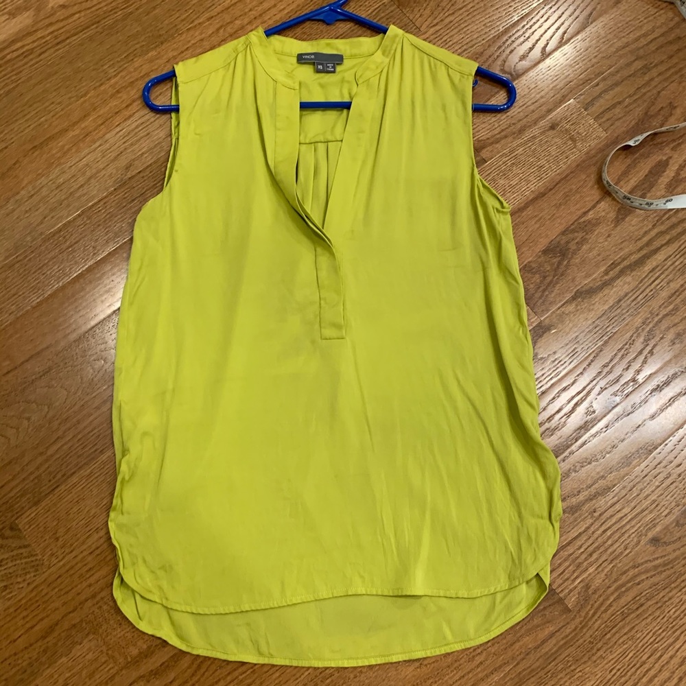 VINCE XS sleeveless blouse green